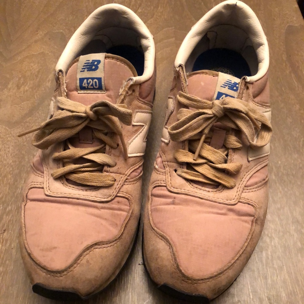 New balance 420 athletic shoes